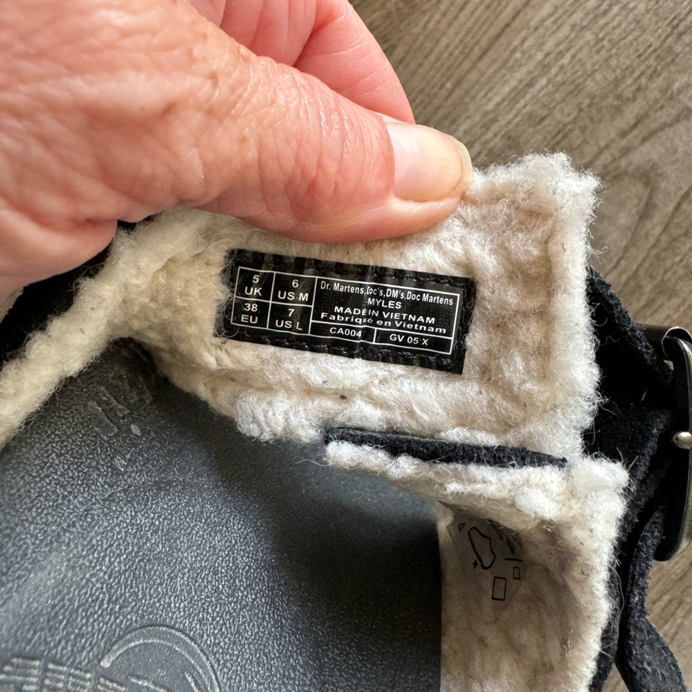 Doc Martin - Picture 2 of 4